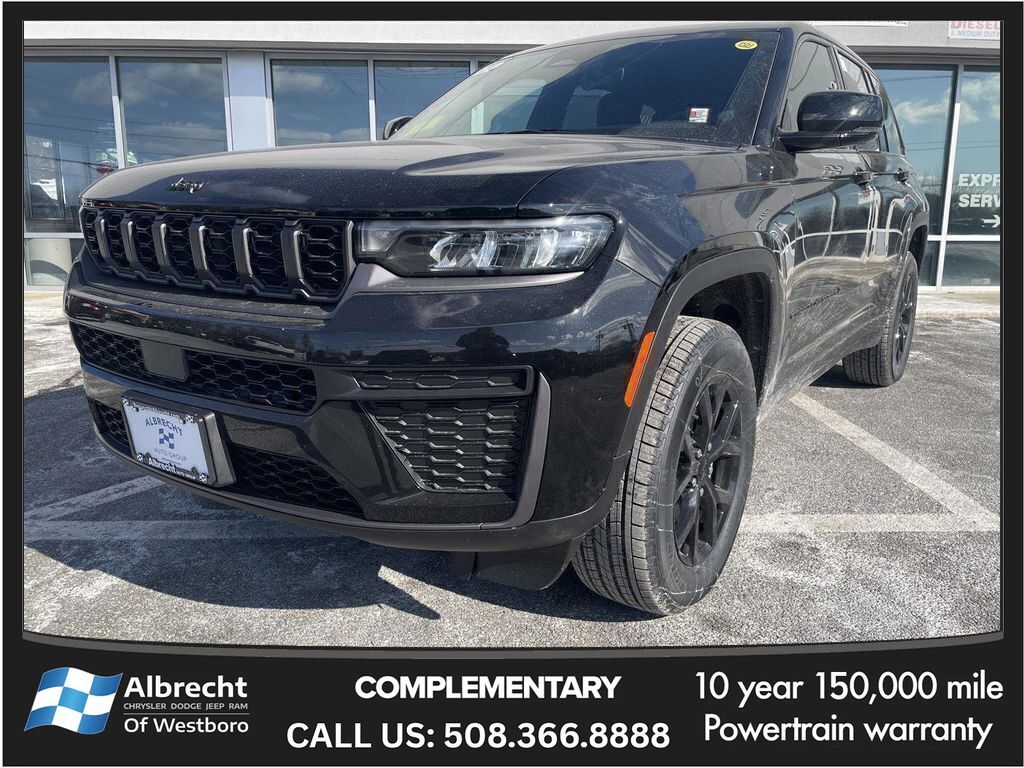 Diamond Black Crystal Pearlcoat 2026 Jeep Grand Cherokee SUV / Crossover Four-Wheel Drive 8-Speed Automatic