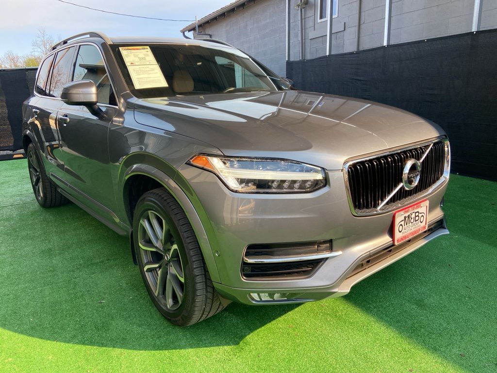 Gray Metallic 2018 Volvo XC90 T6 Momentum AWD SUV / Crossover All-Wheel Drive Automatic