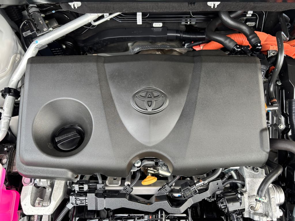 Thumbnail: 2022 Toyota RAV4 - 31