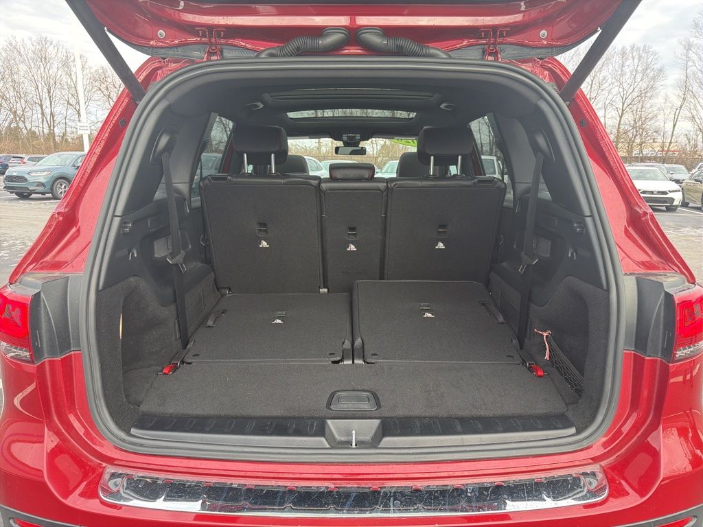 Thumbnail: 2020 Mercedes-Benz GLB - 24