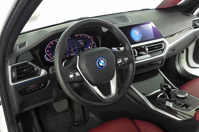 2022 BMW 3 Series 330e iPerformance 28