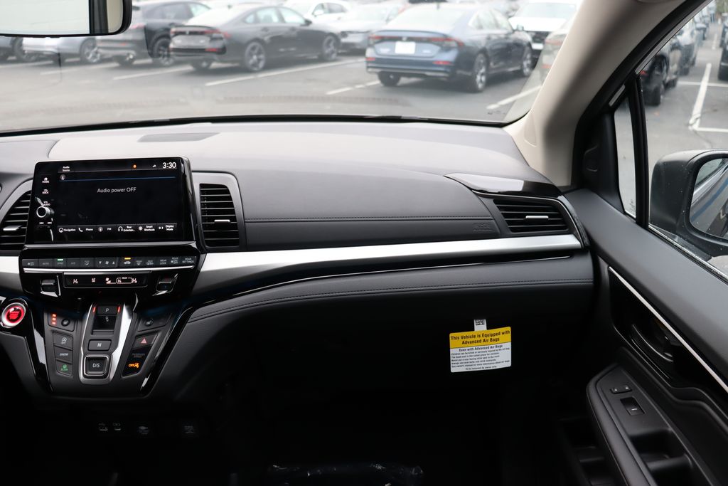 2025 Honda Odyssey Touring 18