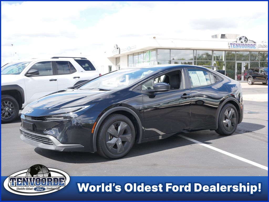  2025 Toyota Prius LE FWD   