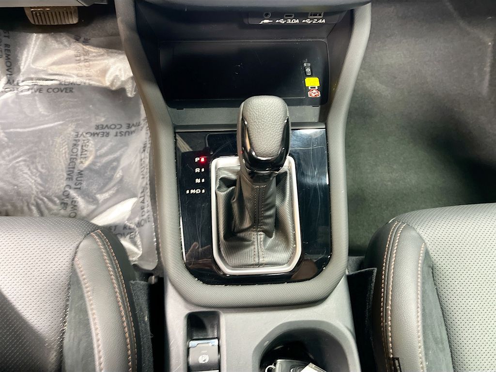 Used 2025 Crystal White Pearl Subaru Touring image 17