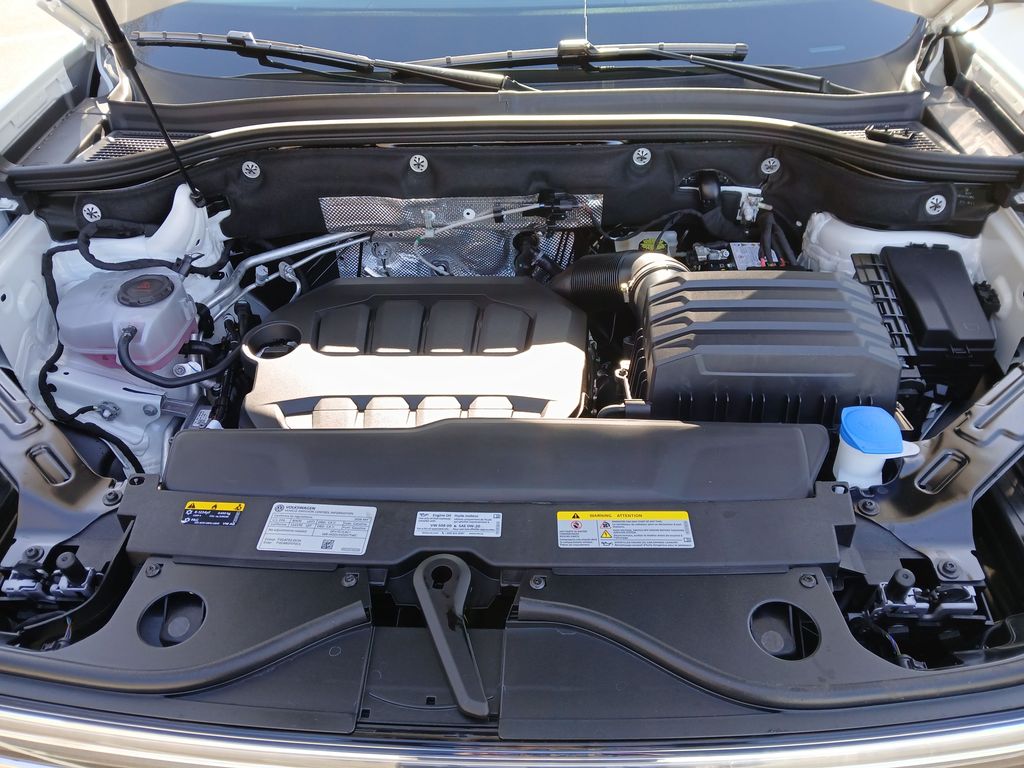 New 2026 White Volkswagen 2.0T SE w/Technology image 21