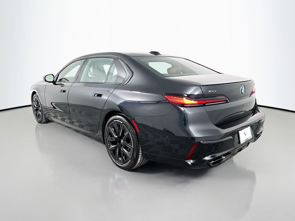 Thumbnail: 2025 BMW 7 Series - 7