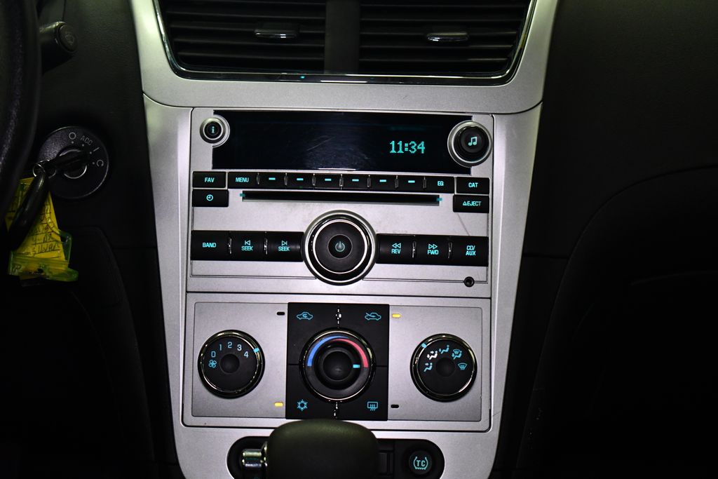 Thumbnail: 2009 Chevrolet Malibu - 17