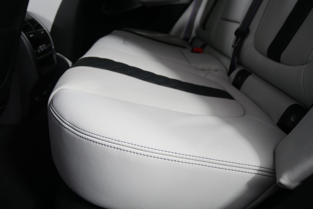 Thumbnail: 2026 BMW X5 - 15