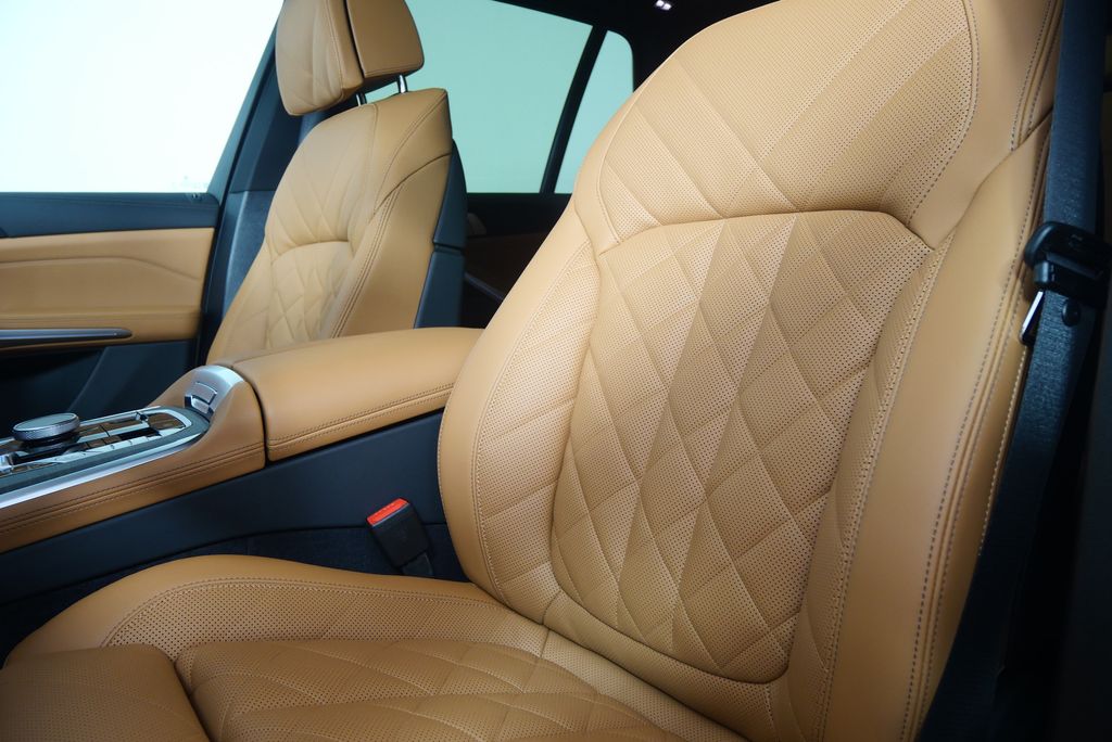 Thumbnail: 2026 BMW X5 - 11