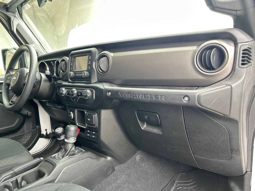 Certified Used 2021 White Jeep Unlimited Willys image 15