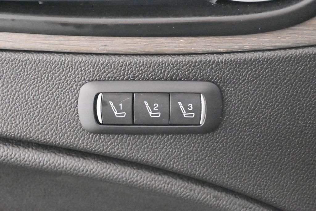 Thumbnail: 2022 Alfa Romeo Stelvio - 28