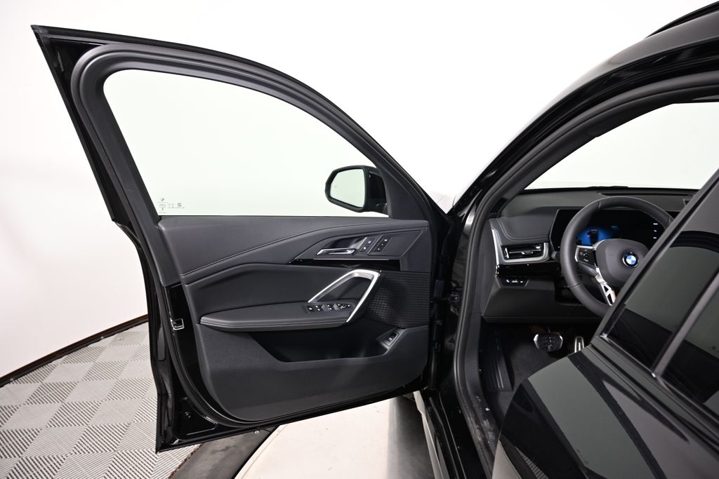 Thumbnail: 2025 BMW X1 - 21