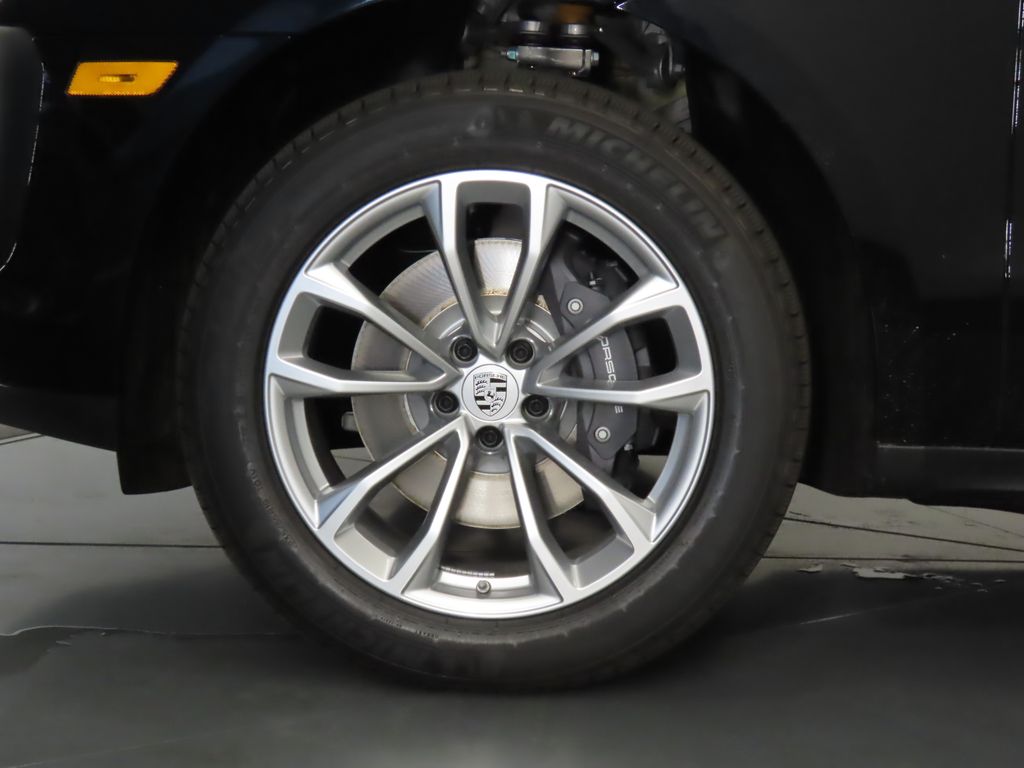 Thumbnail: 2026 Porsche Macan - 11