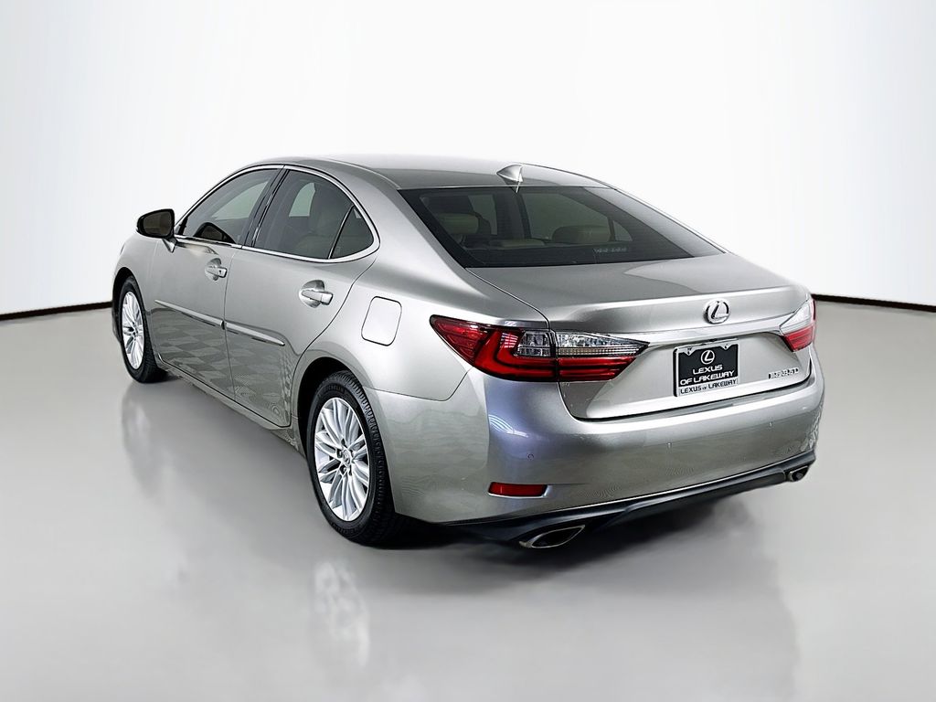 Thumbnail: 2017 Lexus ES - 7