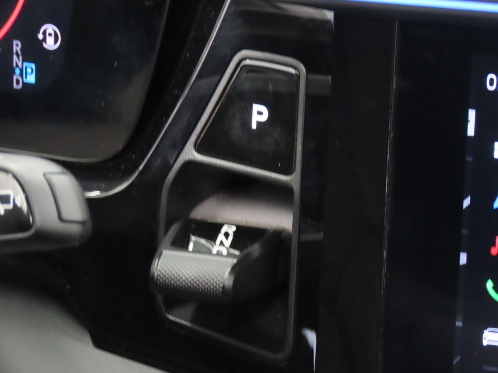 Thumbnail: 2024 Porsche Macan - 26