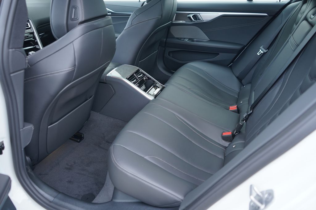 Thumbnail: 2026 BMW 8 Series - 19