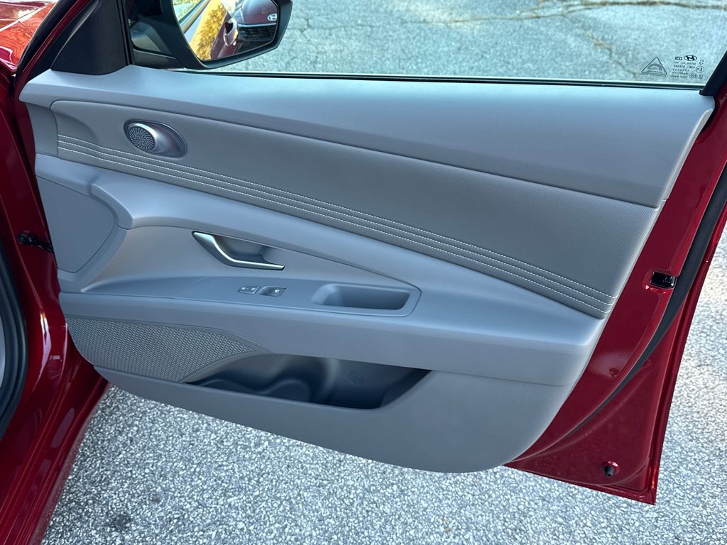 2026 Hyundai Elantra SEL Sport - 11