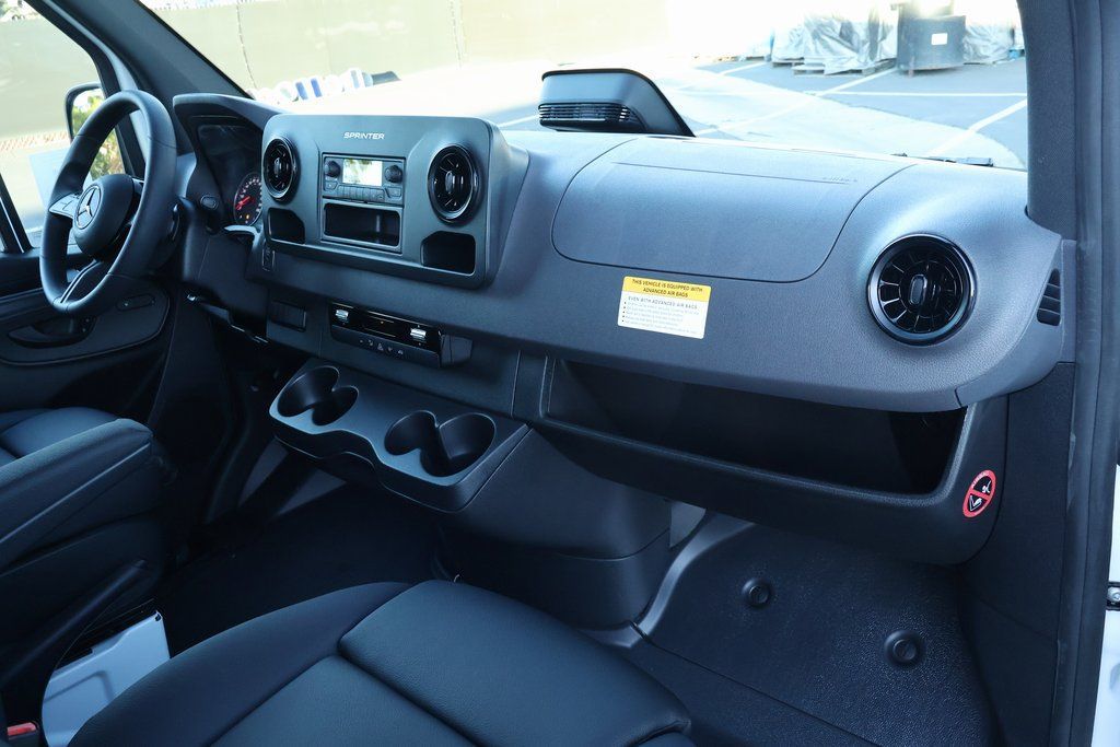 Thumbnail: 2026 Mercedes-Benz Sprinter - 5