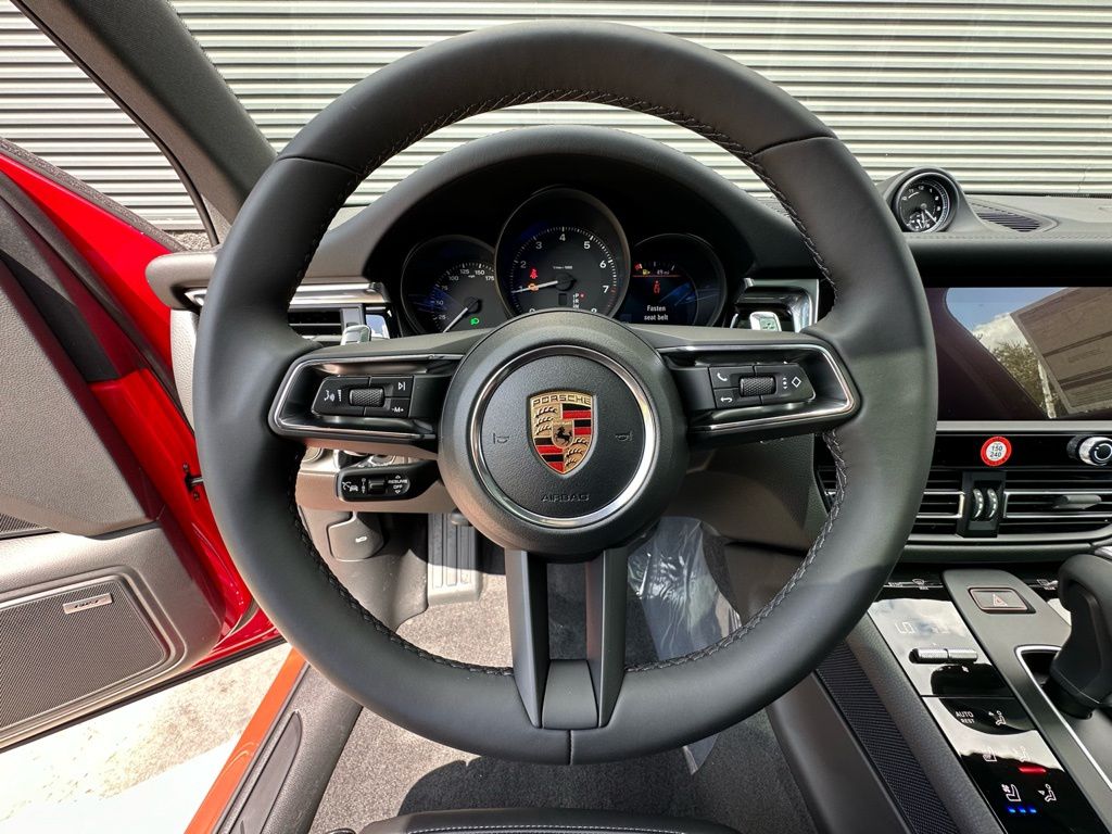 Thumbnail: 2026 Porsche Macan - 17