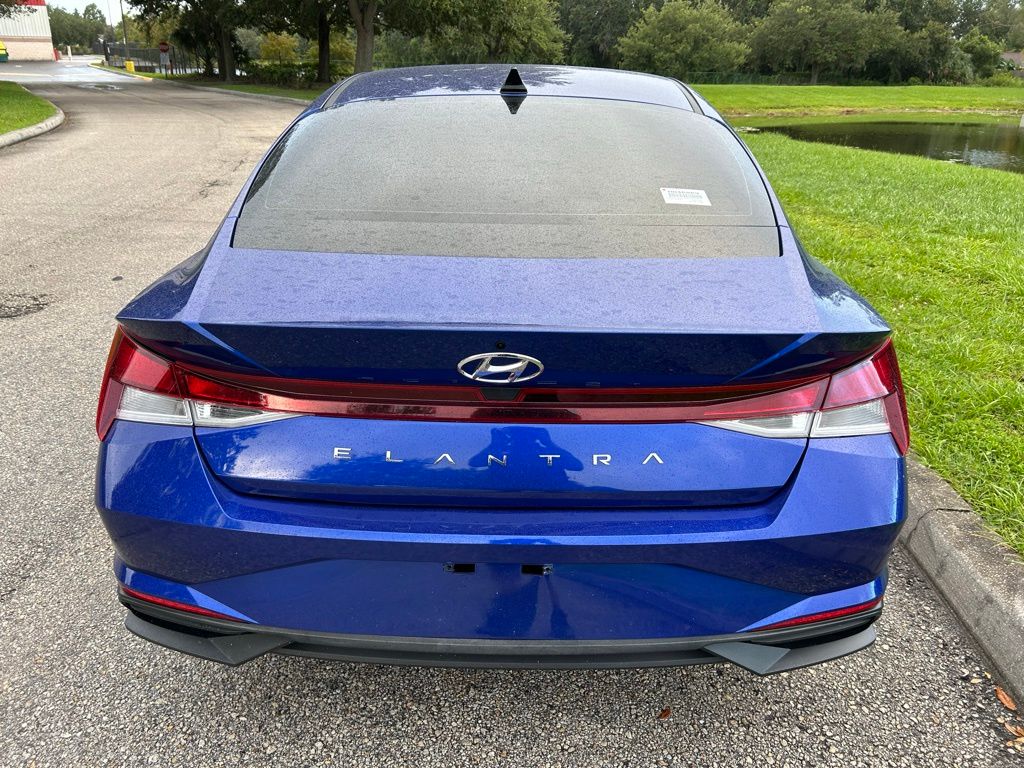 Thumbnail: 2021 Hyundai Elantra - 4