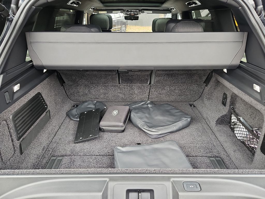 Thumbnail: 2023 Land Rover Range Rover - 30