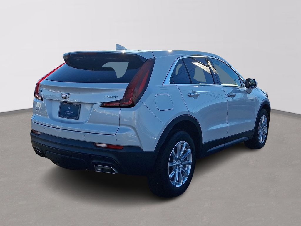 Thumbnail: 2022 Cadillac XT4 - 6