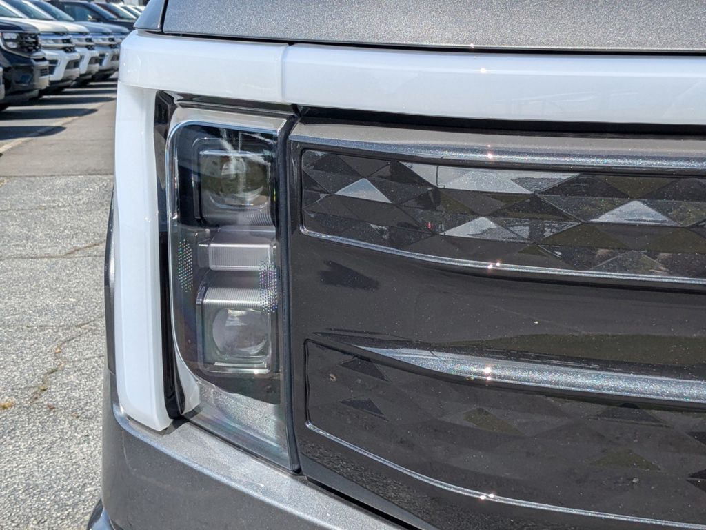 2025 Ford F-150 Lightning Platinum