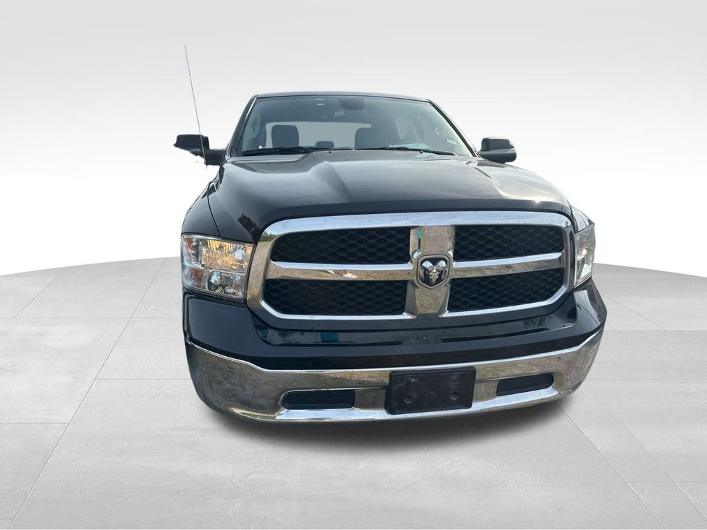 2023 Diamond Black Crystal Pearlcoat Ram 1500 Classic SLT RWD Truck