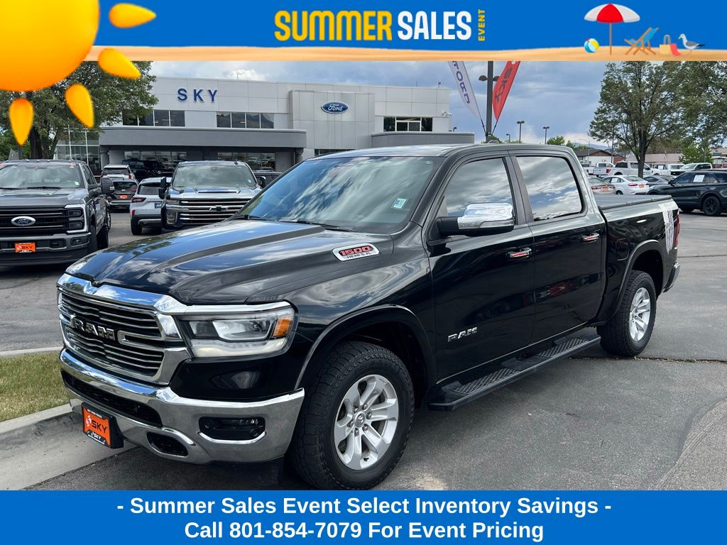 Diamond Black Crystal Pearlcoat 2019 RAM 1500 Pickup Truck Four-Wheel Drive 8-Speed Automatic