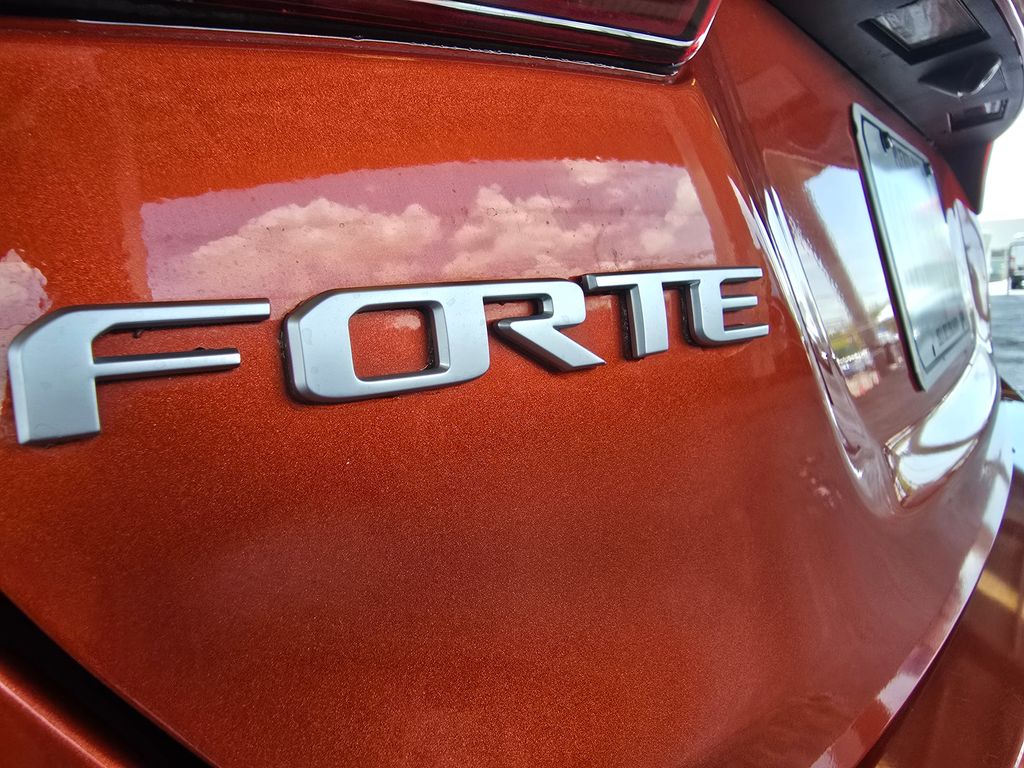 Thumbnail: 2023 Kia Forte - 28
