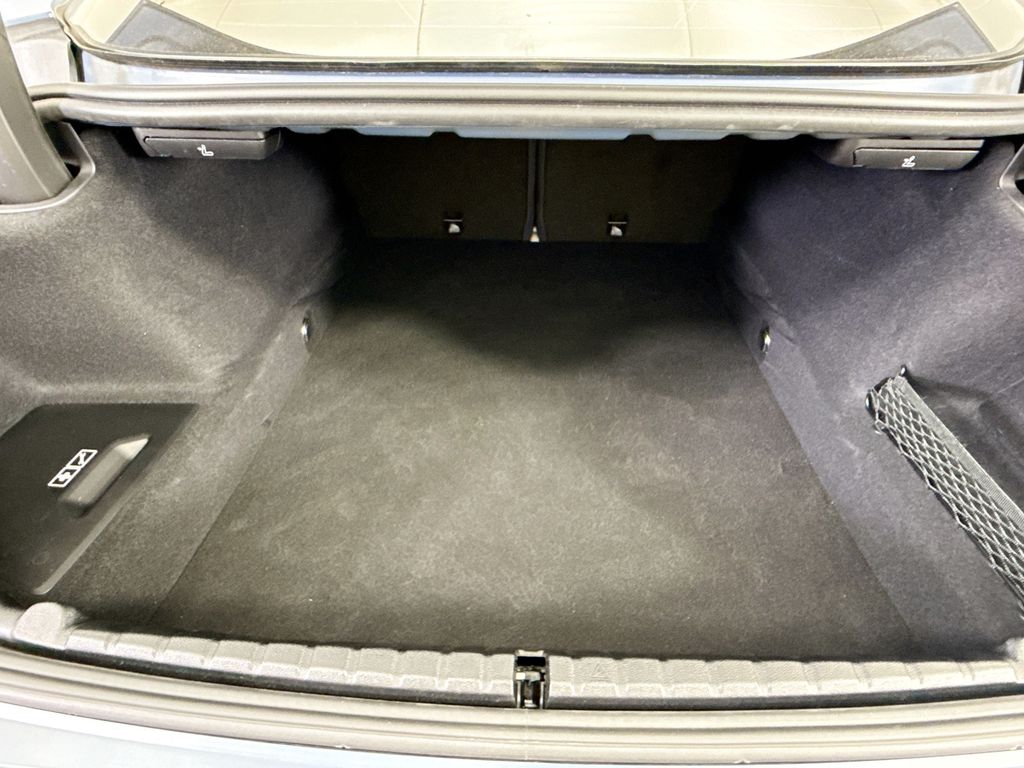 Thumbnail: 2019 BMW 8 Series - 25