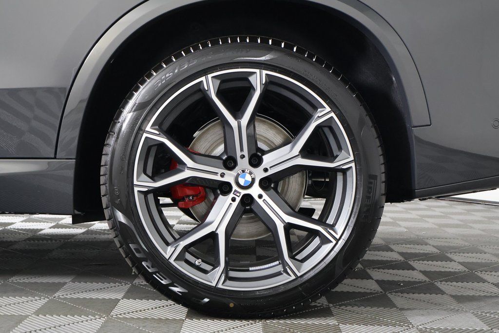 Thumbnail: 2026 BMW X5 - 10