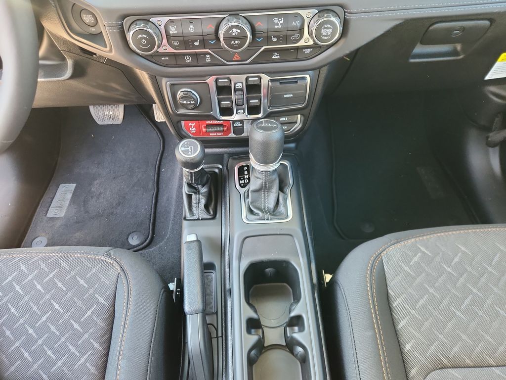 2025 Jeep Gladiator Mojave - Photo 19