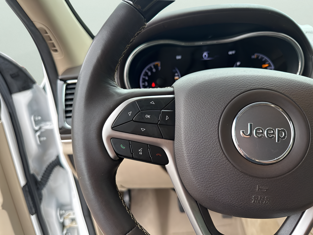 Used Car 2020 Jeep Grand Cherokee  Overland For Sale Under $25,000 In Austin, Texas