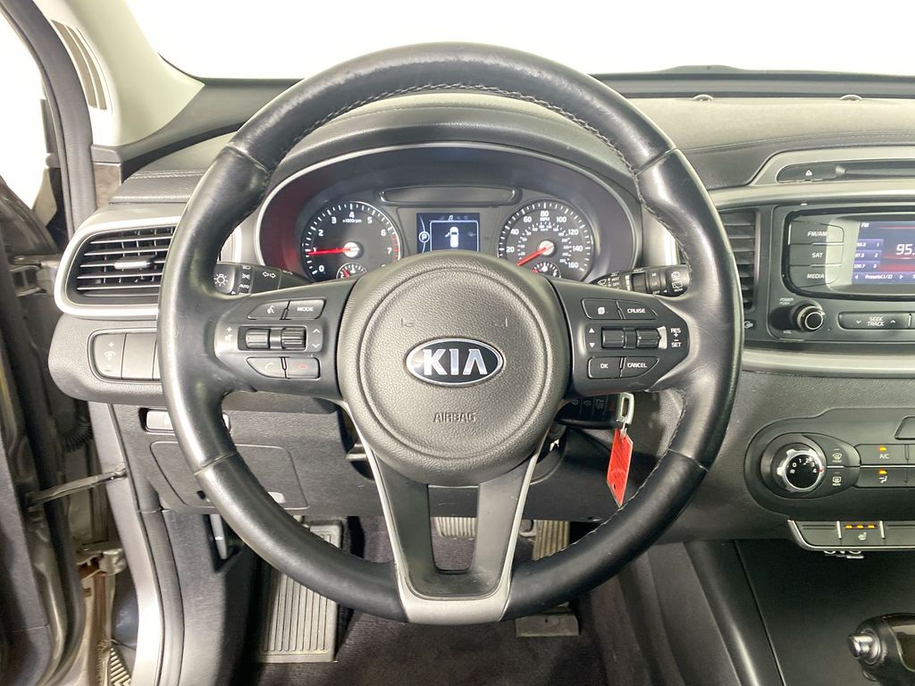 2016 Kia Sorento LX 11