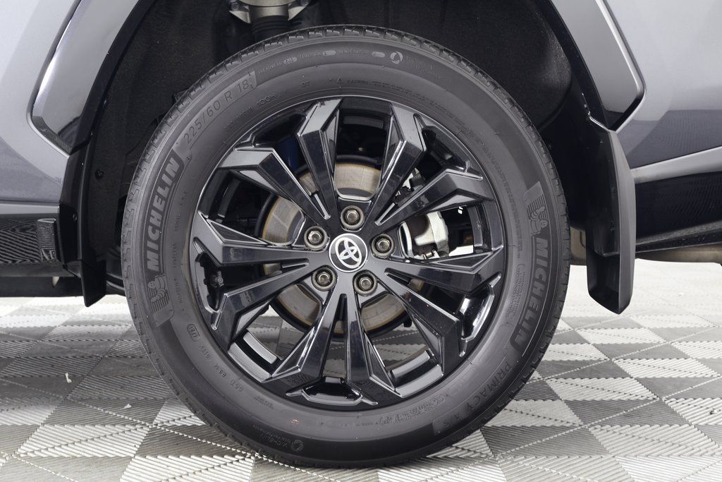 Thumbnail: 2022 Toyota RAV4 - 16