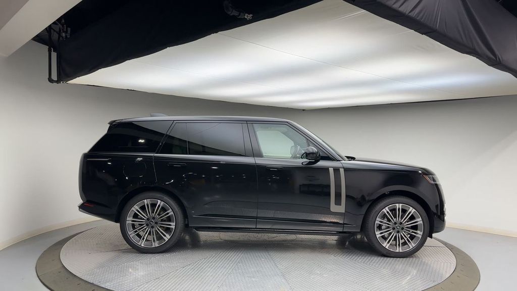 Thumbnail: 2025 Land Rover Range Rover - 9