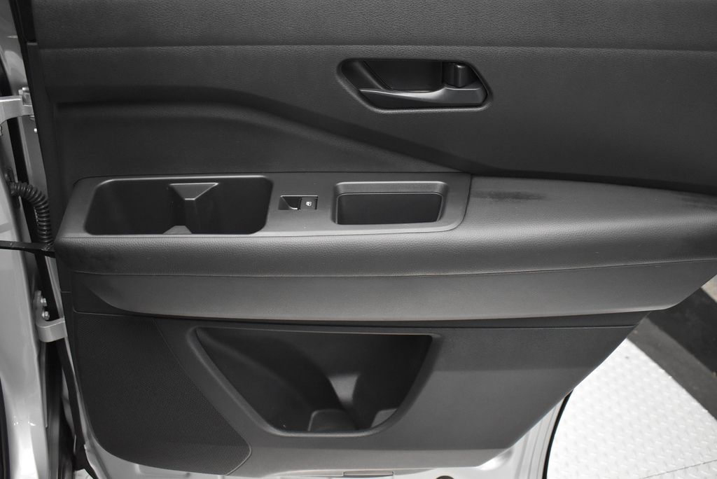 Thumbnail: 2023 Nissan Pathfinder - 26