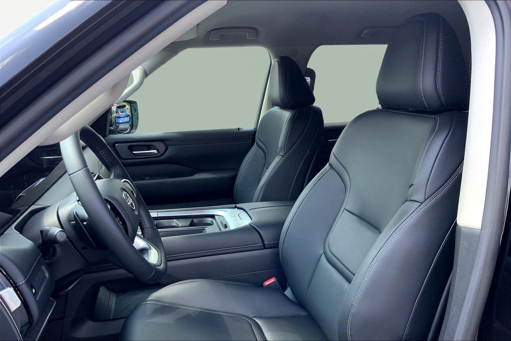 2026 Nissan Armada SV - Photo 10
