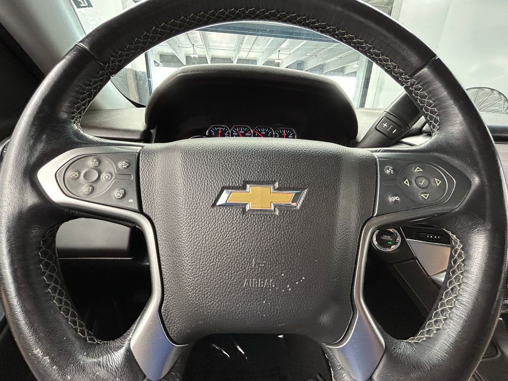 Used 2020 Shadow Gray Metallic Chevrolet LT image 34