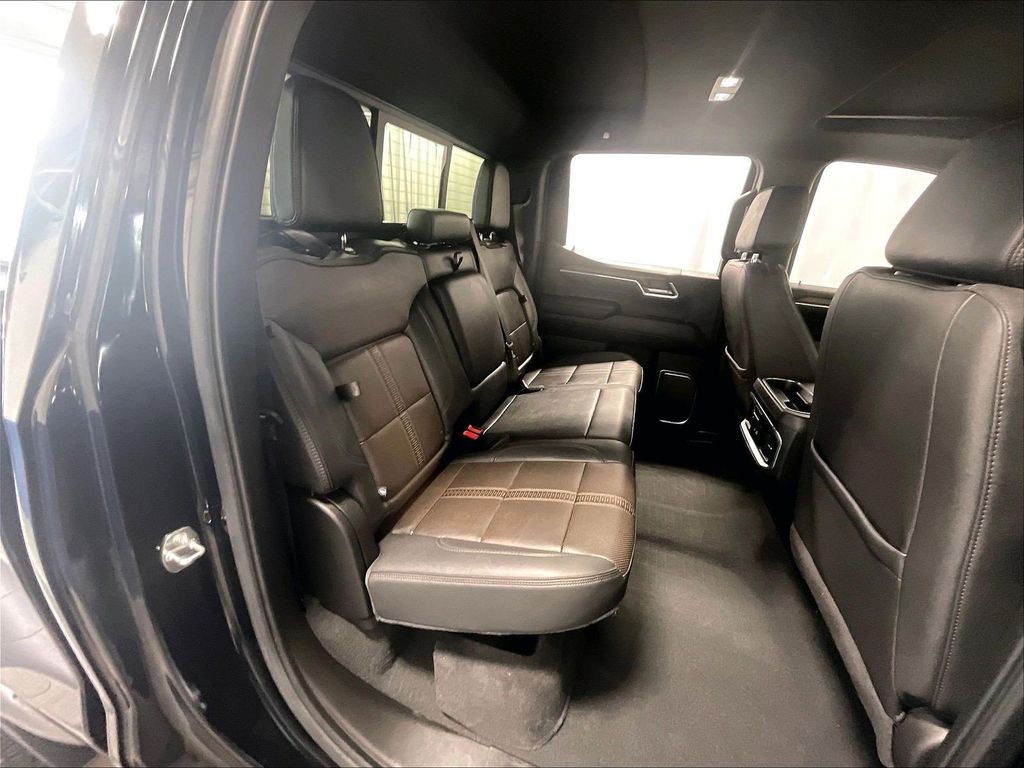 2024 Chevrolet Silverado 1500 — photo 16