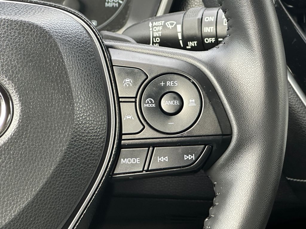 2024 Toyota Corolla Hatchback SE