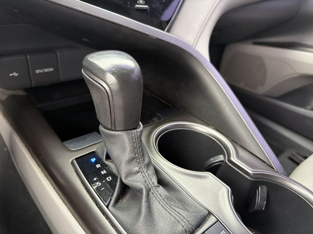 Used 2022 Silver Toyota SE image 15