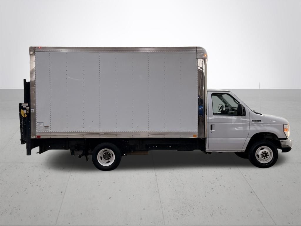 2016 Ford E-450SD Base