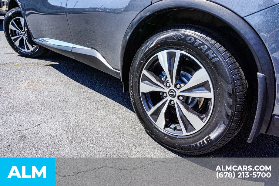 Used 2024 Gray Nissan SV image 16