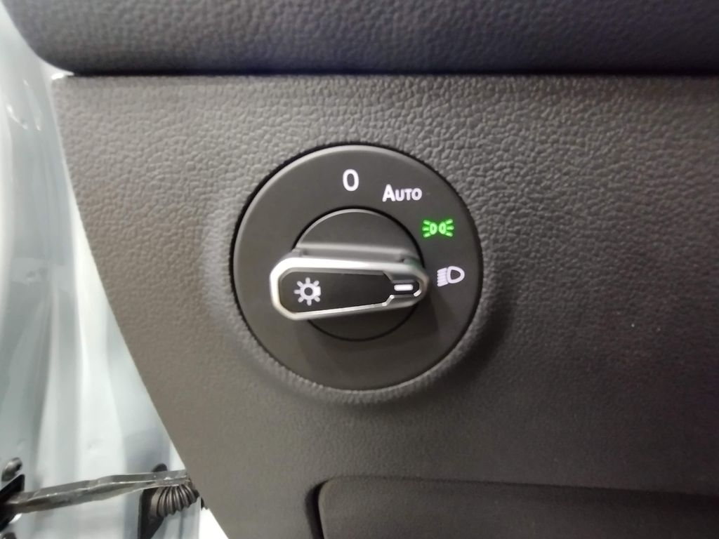 2026 Volkswagen Taos 1.5T SEL