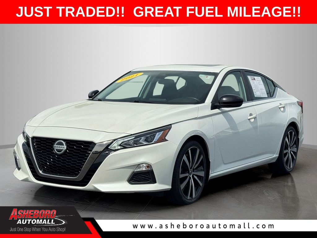Pearl White Tricoat 2021 Nissan Altima 2.5 SR FWD Sedan Front-Wheel Drive Continuously Variable Transmission