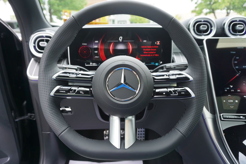 2025 Mercedes-Benz GLC 300 24