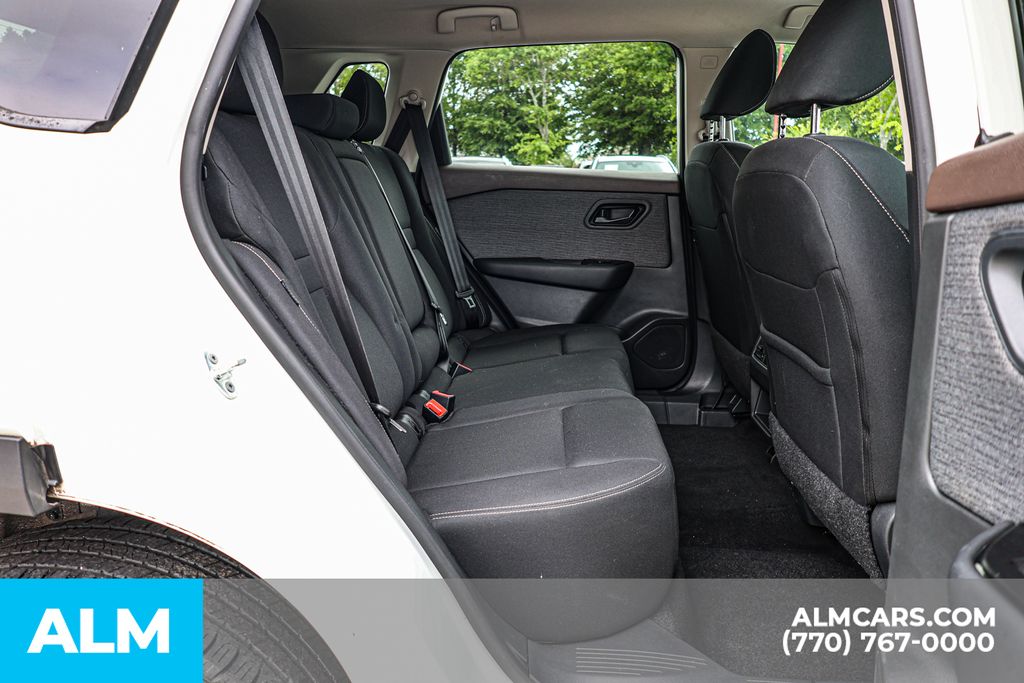 Used 2023 White Nissan S image 21