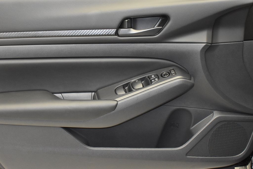 Thumbnail: 2025 Nissan Altima - 10